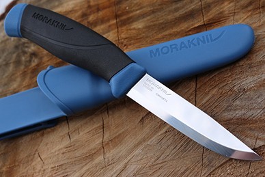 Нож Morakniv Companion Navy Blue, нержавеющая сталь, прорезиненная рукоять с син Нож Morakniv Companion Navy Blue, нержавеющая сталь, прорезиненная рукоять с син