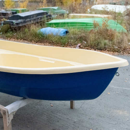 Лодка "Виза тортилла-2" №471 синий снаружи/белый внутри