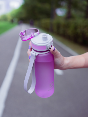 Бутылка тритановая 720-500 лавандовая матовая, с ситечком