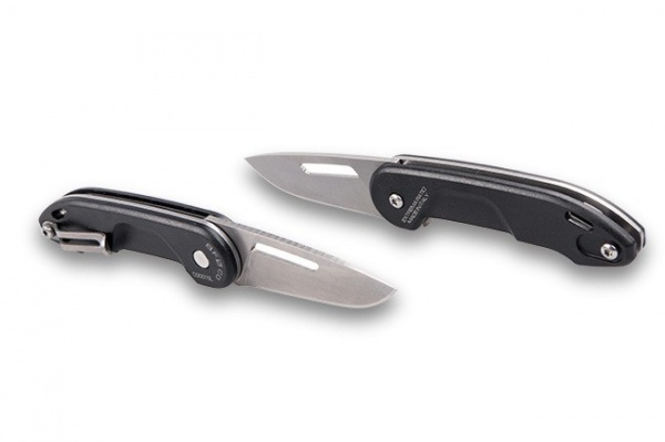 Нож"BF0"скл.,ст.N690,кл.Stone Washed/с отверст.,рук.черн.Nylon,клипса