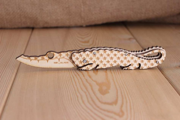 Крокодил со звездой