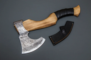 Топор "Лесник" №7 кован. ст. 9ХС, рукоять из ценных пород дерева