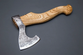 Топор "Егерь" №2кован. ст. 9ХС, рукоять из ценных пород дерева