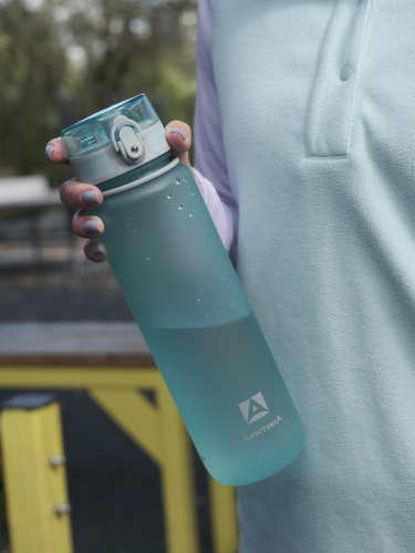 Бутылка тритановая 720-1000 голубая матовая, с ситечком