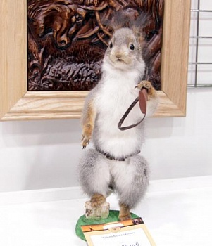 Чучело Белки охотник