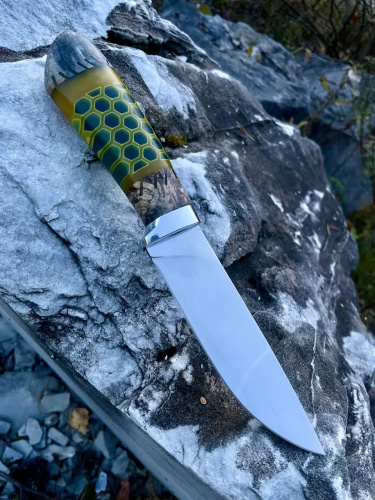 Нож Зубр арт. z007 (95х18, акрил 3д соты)