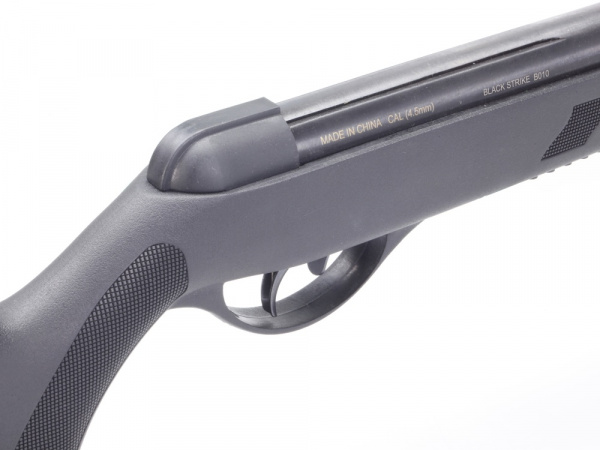 Винтовка пневматическая BLACK STRIKE "B010" кал.4,5mm 3 Дж