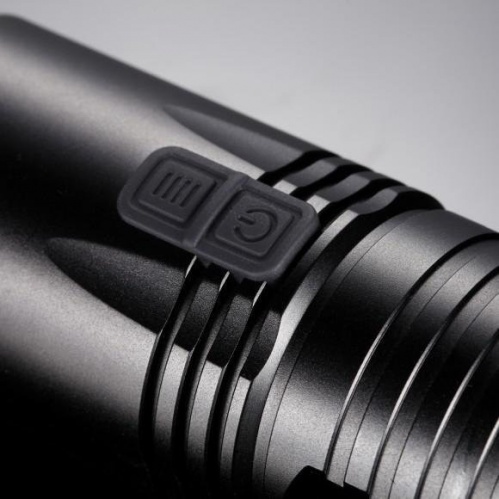 Фонарь EA41 Pioneer Cree XM-L21020люмен 400часов 335м  4*АА