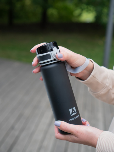 Бутылка тритановая 720-500 чёрная матовая, с ситечком