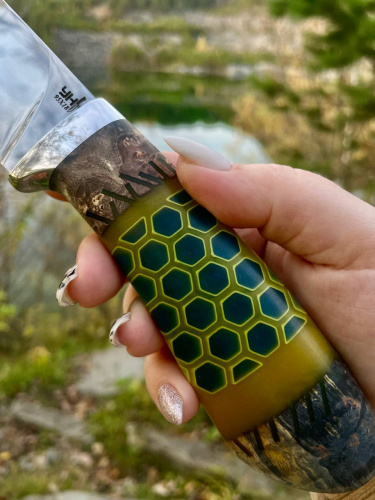 Нож Зубр арт. z007 (95х18, акрил 3д соты)