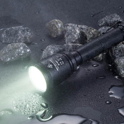 Фонарь NITECORE MT40GT CREE XP-L HI V3 1000Люмен 618м 31ч 4*CR123/2*18650