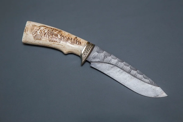 Нож Скиф, дам.ст.,литье,кость