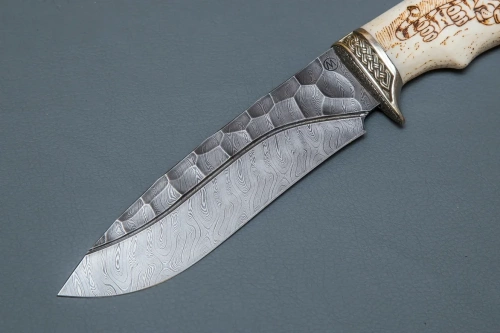 Нож Скиф, дам.ст.,литье,кость