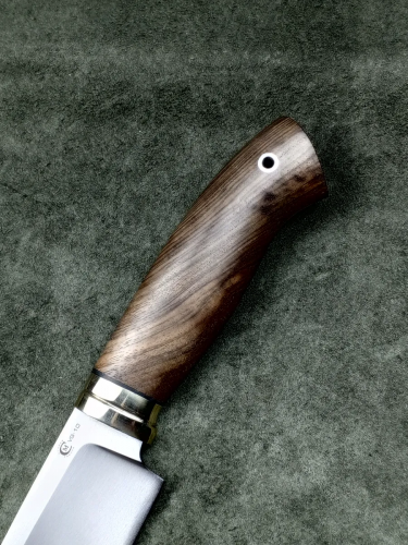 Нож Тайга сталь VG-10 лит.мельх., орех (кап)