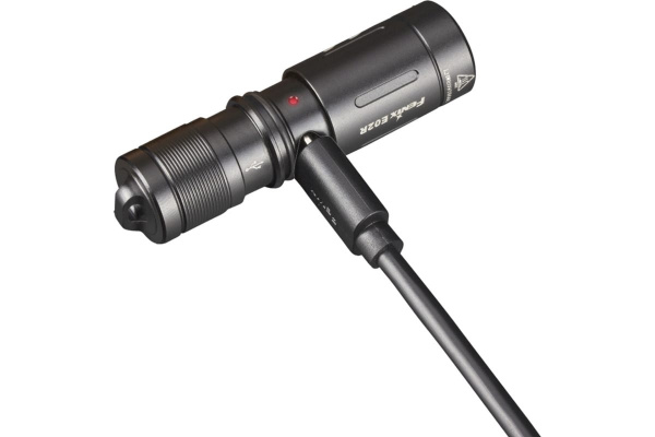 Фонарь Fenix E02R черный