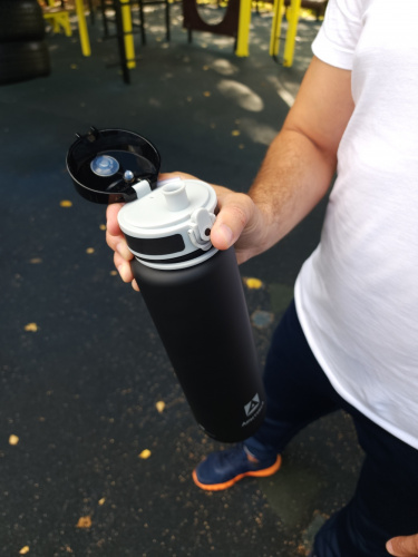 Бутылка тритановая 720-1000 чёрная матовая, с ситечком