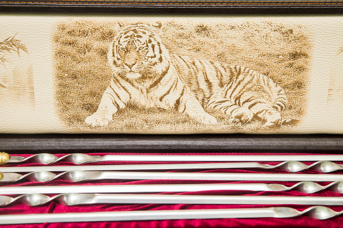 Набор "Шкатулка"№2.2 (рисов.кож.зам.красный бархат,Тигр)