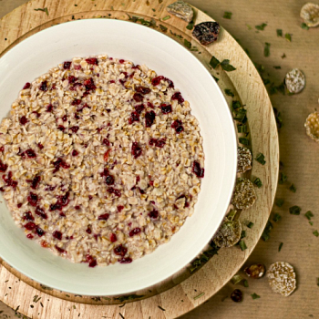 Овсяная каша с вишней, 80г